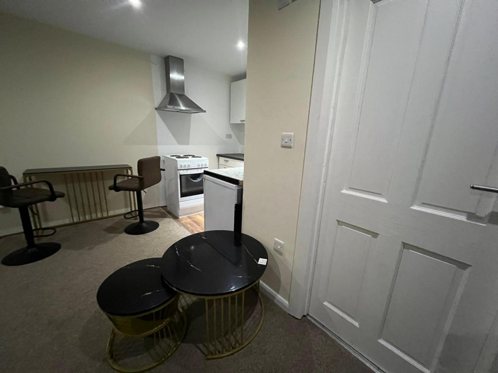 Modern Studio In Rayners Lane Pinner Harrow Near Wembley Greater London Bagian luar foto